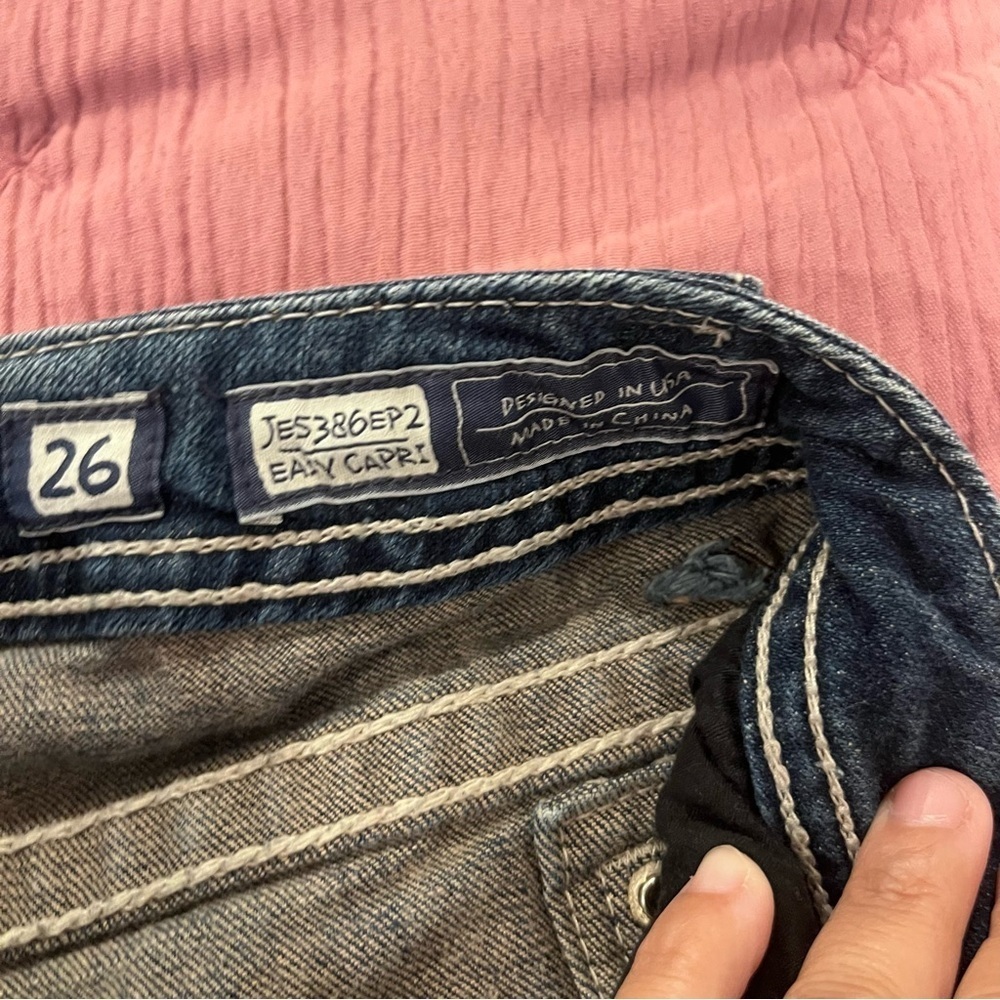 Miss Me Dark Wash Capris - Picture 3 of 10